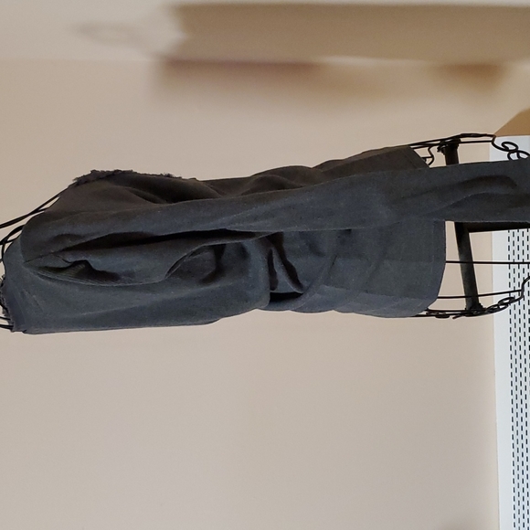 Banana Republic gray shirt size M - Picture 4 of 9